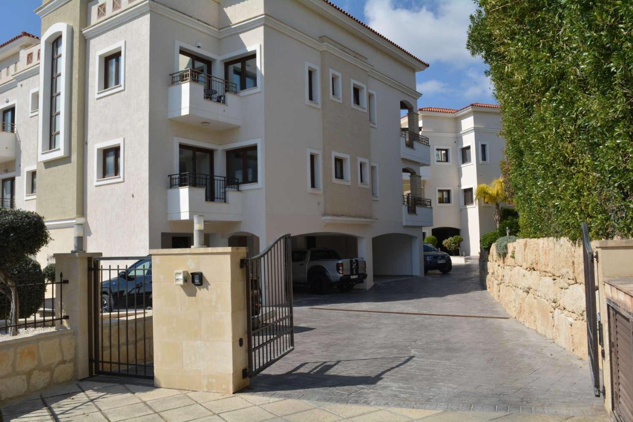 Eleona'S Royal Gardens By Yiota - Luxury 2 Bed Apartment In Exclusive Complex بييا المظهر الخارجي الصورة